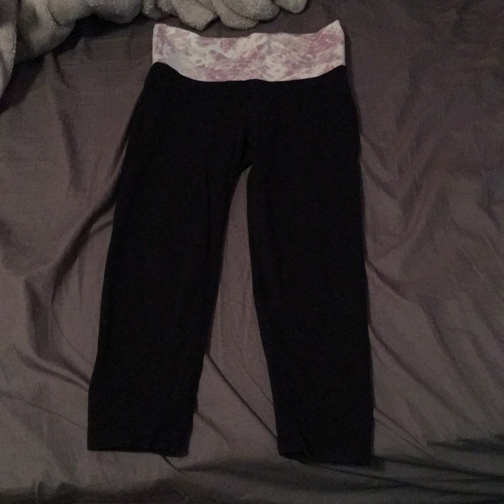 Victoria’s Secret cropped leggings